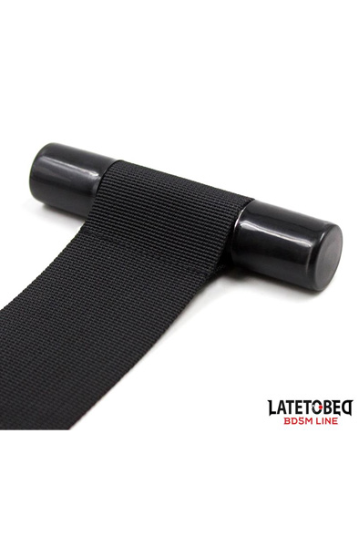 Türschaukel mit Nylon-Fesseln und Neopren-Handschellen - Positionierungsmeister 5